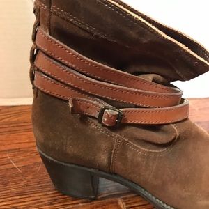 Frye Slouchy Ankle Boots size 9